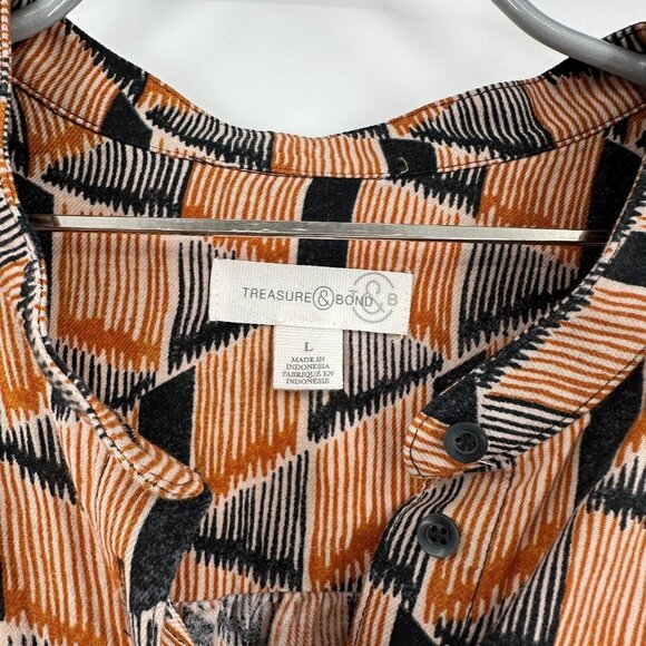 Treasure and Bond Women's Grey-Brown Geo Stripe Blouse size L Career Top NWT - Picture 2 of 7
